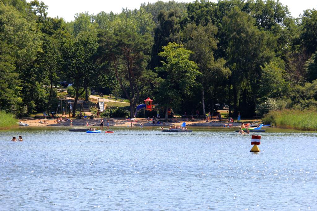 Mueritzparadies - Feriendorf Alte Fahrt Rechlin Exteriör bild